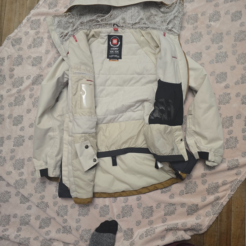 686 Beige Ski & Snowboard Jacket